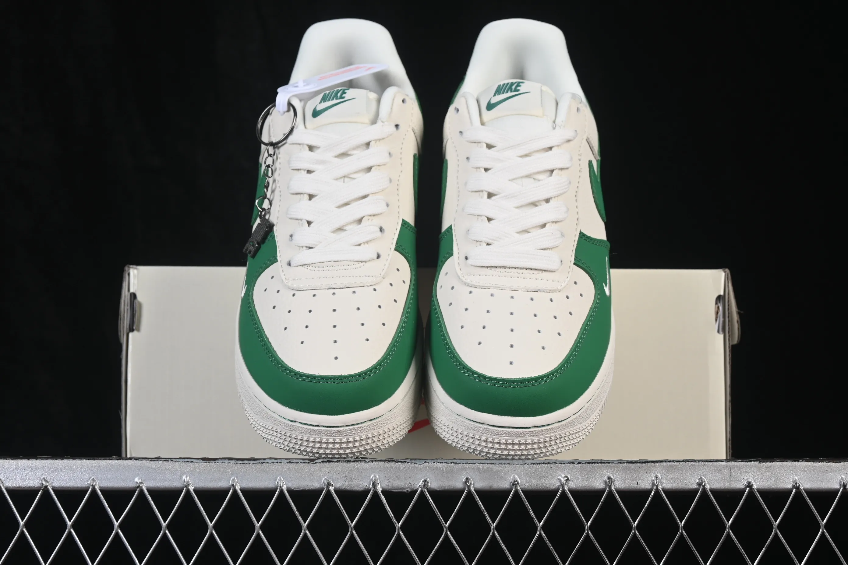 All categories Nk Air Force 1 Air Force series Nk Air Force 1 Low Air Force low-top Nike Air Force 1'07 Low Matcha milk green Air Force 1 low-top casual sneakers FV3694-111